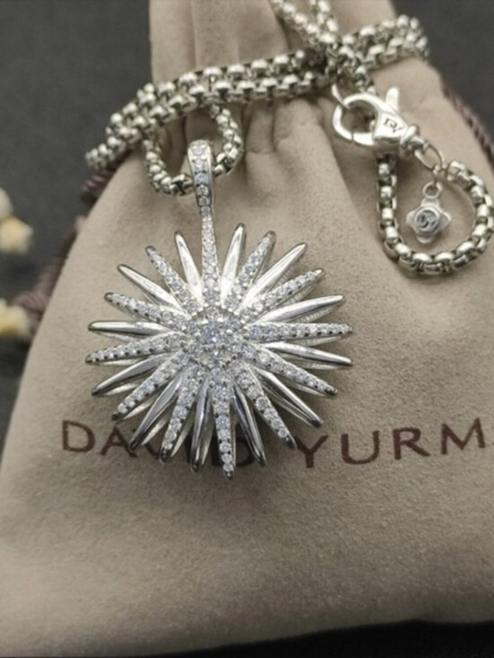 ✨ Authentic David Yurman Silver Starburst Pavé Pendant Necklace ✨